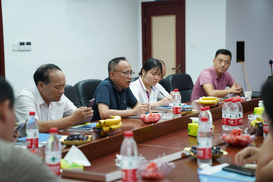岳阳市科技局副局长彭加强一行莅临蓝天豚产业园考察指导工作